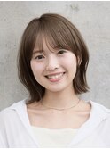 ミディアムボブ レイヤー 縮毛矯正 切りっぱなし グレージュ