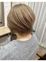 ラウラアンドロー(LAURA&RO)&nbsp;ダブルカラー/ケアブリーチ/インナーカラー/ベージュ【塚口】