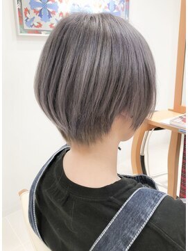 デイズ(days) 丸みシルエットで小顔見え刈り上げショートボブ