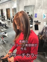 コワファースト長崎シャンプーボーイ 2nd(COIFF1RST 長崎 SHAMPOO BOY)&nbsp;長崎ハイトーン デザイン ホワイトベージュ