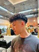 エディ(Edy) パーマスペインカール刈り上げスキンフェード外国人風ケアパーマ