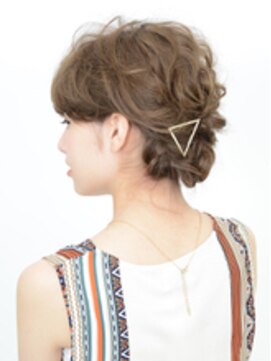 アース コアフュールボーテ 上田店(EARTH coiffure beaute) ゆるふわシニョン