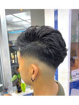 ヘアートーク アイズ(HAIR TALK I's) ポンパドール×fade