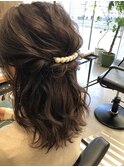 /ハーフアップ/ヘアアレンジ/ルーズ/後れ毛/グラマラス/抜け感/