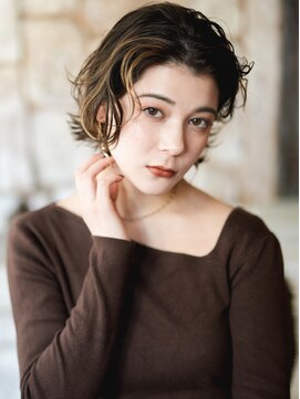 カライングドゥ(ing deux) 大人可愛い20代30代40代黒髪前下がりひし形小顔ボブ丸みショート