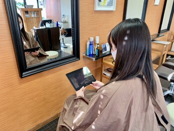 ヘアーサロン デペント(HAIR SALON Depend)の写真/動画見放題★長時間Menuも気楽に過ごせるようにタブレット完備!!リラックスしている間にキレイな髪色に…♪