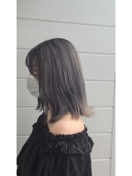 ヘアーメイク ドット(HairMakeDOT) グレージュ　外ハネ
