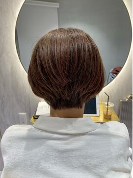 アンサー(answer) 明るい白髪染め×ショートグラボブ