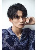 人気黒髪センターパート