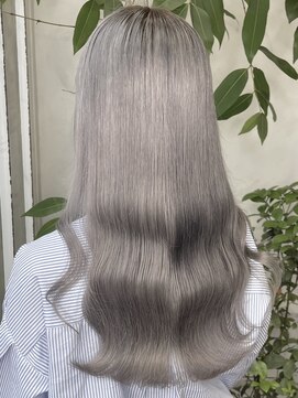 アン(Hair make un) 【透明感ホワイトカラー】シルバーグレー♪
