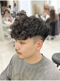 大人スペインカール刈り上げツーブロックスパイラルパーマ