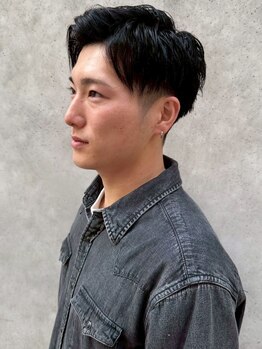 サロン ハリウッド(Salon Hollywood)の写真/パーマ初心者も大歓迎！あなたに絶対似合うスタイルをご提案。落ち着いた店内で男性も居心地良く過ごせる♪