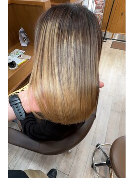シェルマン(Charmant) 高槻 髪質改善ストレート バレイヤージュ履歴