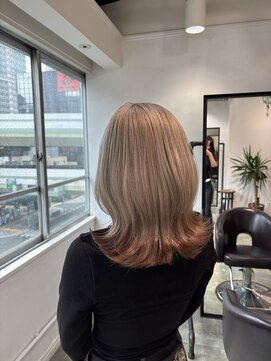 イリ 梅田(ili) エンドカラー