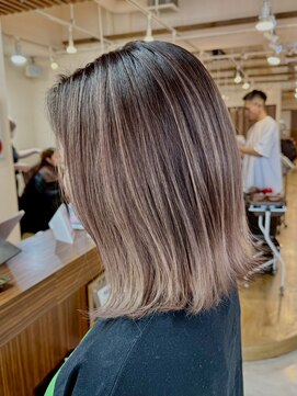 ブリッツ レボ(BLITZ-REVO) 着物ヘア/ダークアッシュ/ミディアムレイヤーカット/柏駅