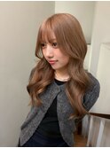 ヘーゼルベージュミディアムレイヤーハッシュカットワイドバング