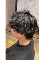 ニト(nito.)&nbsp;行徳メンズ波巻きパーマ×毛流れセンターパート