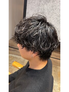 ニト(nito.) 行徳メンズ波巻きパーマ×毛流れセンターパート