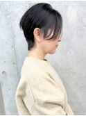 黒髪ハンサムショートくびれショートひし形小顔ショート前髪なし
