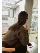ヌード(nude)&nbsp;艶感グレージュセミロング｜髪質改善カラー