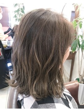 ヴィアンカ(Vianca) 似合わせライムグレージュ