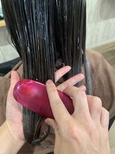 トリートメント専用のブラシ