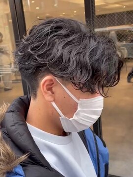ザサードヘアー 千葉(THE 3rd HAIR) センターパート　刈り上げ　ツーブロック　波巻き