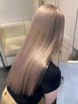 ベレーザ 渋谷(BELEZA) 3691グレーベージュミルクティーアッシュ艶髪ハイトーンカラー