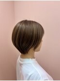 伸ばしかけでもスッキリ♪ショートボブ
