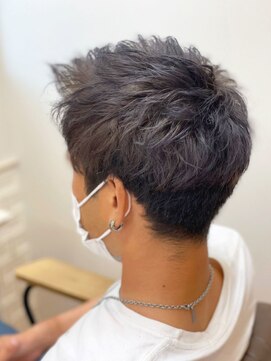 ナオシ トレス 富雄店(nao*c tres) アッシュグレー束感ショート【奈良市／富雄】