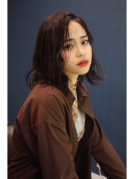 ホワイト(White) ミディアムヘア