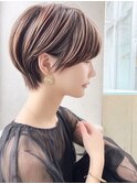 艶ブラウンの上品ショートボブ