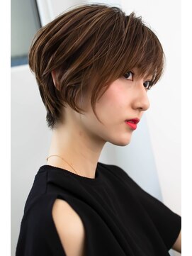 アコロン(acoron) 小顔カット＿エッジショート＿くびれセミディ＿大人ショート