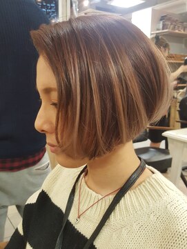 ペネロープ(Penelope) 外国人風メッシュグラデーション×前下がりショートボブ！