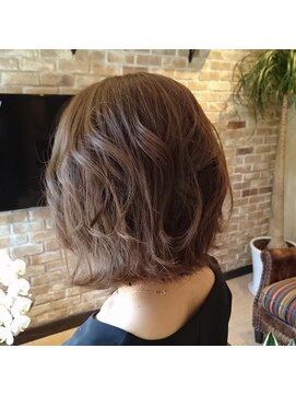 リーヘア(Ly hair) ボブ×外はね×フォギーベージュ
