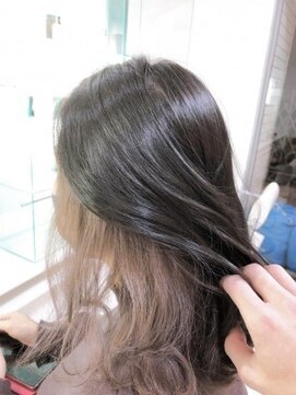 ミューズ 新小岩店(HAIR&NAIL MUSE) インナーカラーイヤリングカラーミルクティーアッシュベージュ