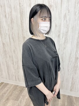 ラッズプラスエイチ(Lads+h) インナーカラー　ホワイトベージュ　ボブ