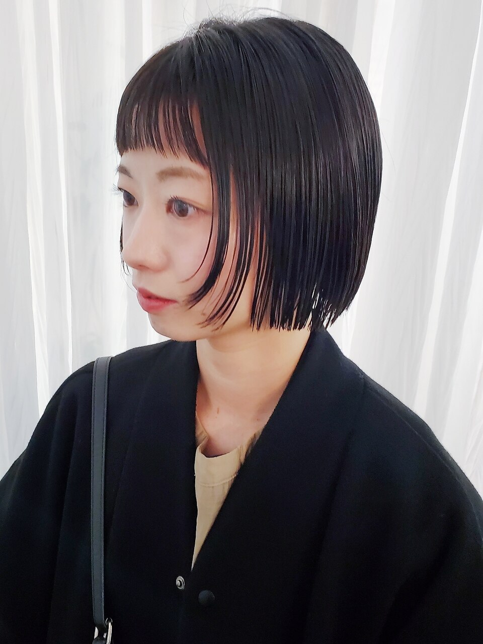 フェイスレイヤー黒髪ボブ/ぱっつん前髪ワンレンベース：L195511391