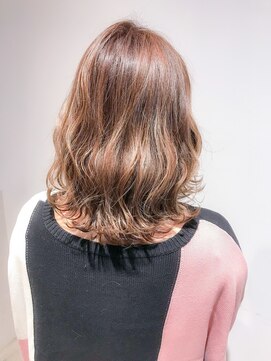 ウィステリア 銀座(WISTERIA) 【WISTERIA】ピンクベージュ波ウェーブ外ハネコーラルピンク