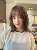 くびれ　ミディアム　レイヤーカット　顔周り　似合わせ