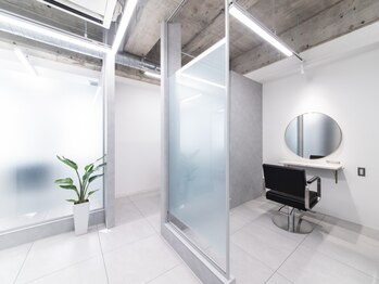 アルノー 博多口店(Arno)の写真/一人一人のお客様と向き合える”完全個室型サロン”♪髪や頭皮を徹底ケア！髪質改善/頭浸浴/ヘッドスパ