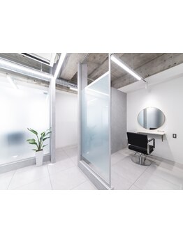 一人一人のお客様と向き合える”完全個室型サロン”♪髪や頭皮を徹底ケア！髪質改善/頭浸浴/ヘッドスパ