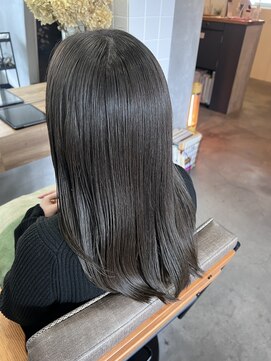 ティティ(TiTi) グレージュカラー[TiTi_福田りの]