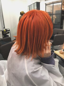 シア(sia) 外ハネボブ/アプリコットオレンジ