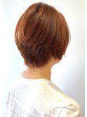 大人女性に向けた頭の形を綺麗に見せる菱形ショートカット