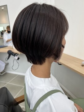 セラ(SERA) 大人可愛い前下がりゆったりショートボブ