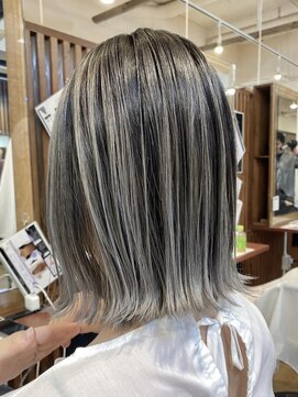 ブリッツ レボ(BLITZ-REVO) 地毛と繋がるバレイヤージュs 10代20代30代40代 柏美容室