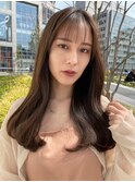 セミロングストレート×前髪スタイル