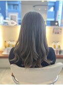オリーブグレージュロングレイヤースタイル