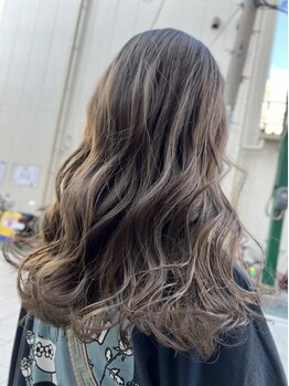 レブル(Re BuLL)の写真/【明石駅から徒歩2分】明るく親しみやすいスタッフが勢揃い◎あなたの”なりたい”をお聞かせください♪